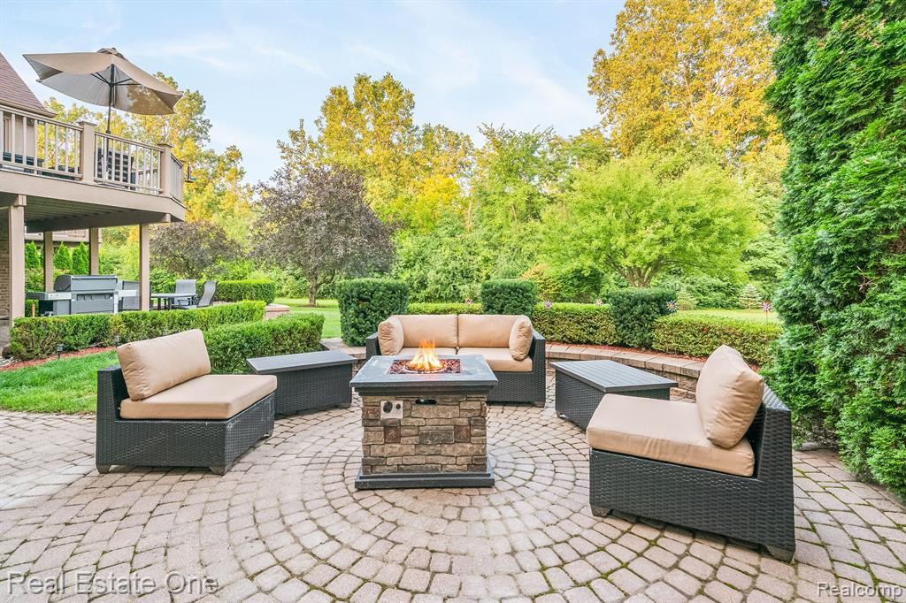 13672 EATON Drive, Unit 9, Plymouth, MI 48170 — Photo 60