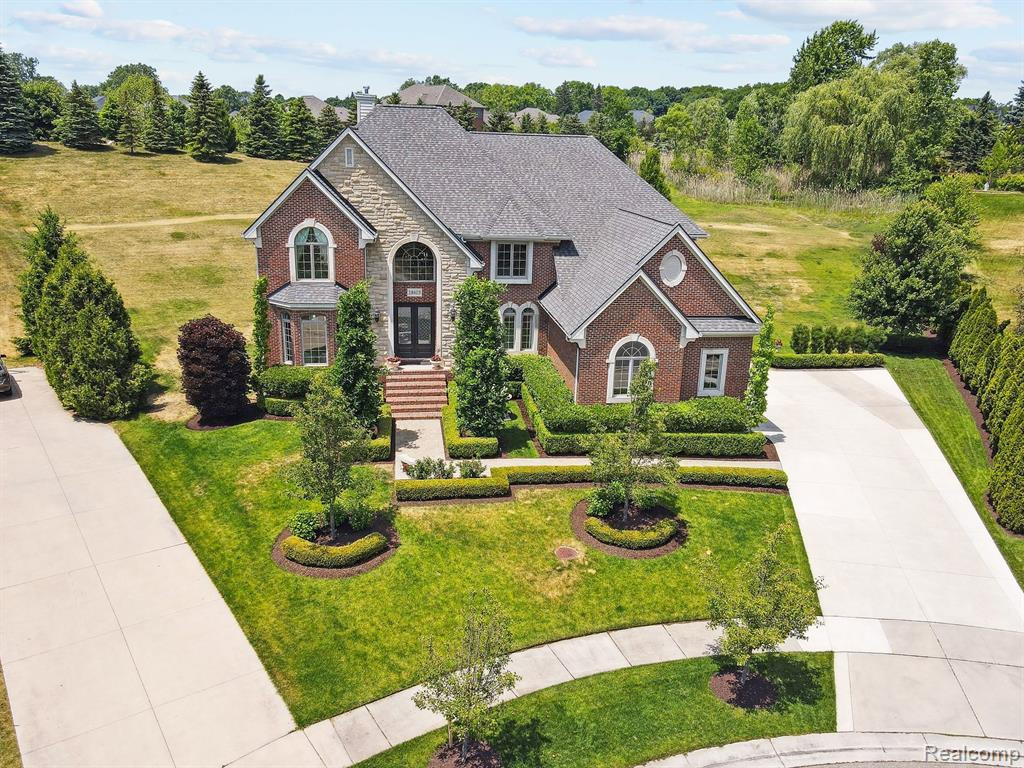 18429 STONERIDGE Court, Northville, MI 48168 — Photo 2