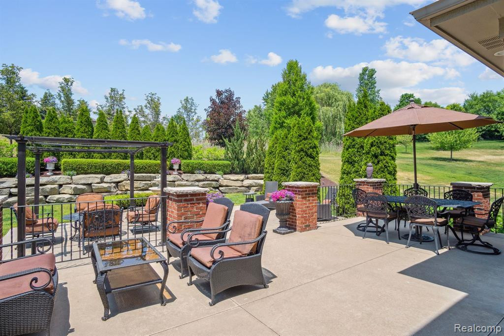 18429 STONERIDGE Court, Northville, MI 48168 — Photo 55