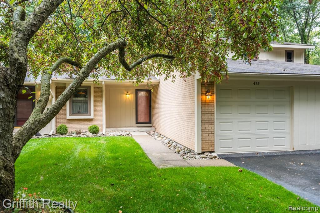 475 GLENWAY Street, Brighton, MI 48116 — front exterior