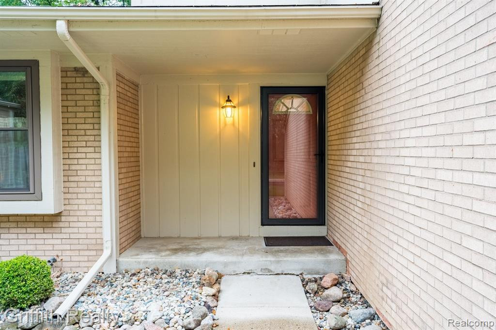 475 GLENWAY Street, Brighton, MI 48116 — Photo 2