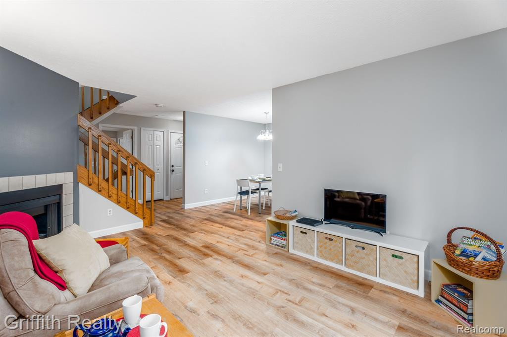 475 GLENWAY Street, Brighton, MI 48116 — Photo 8