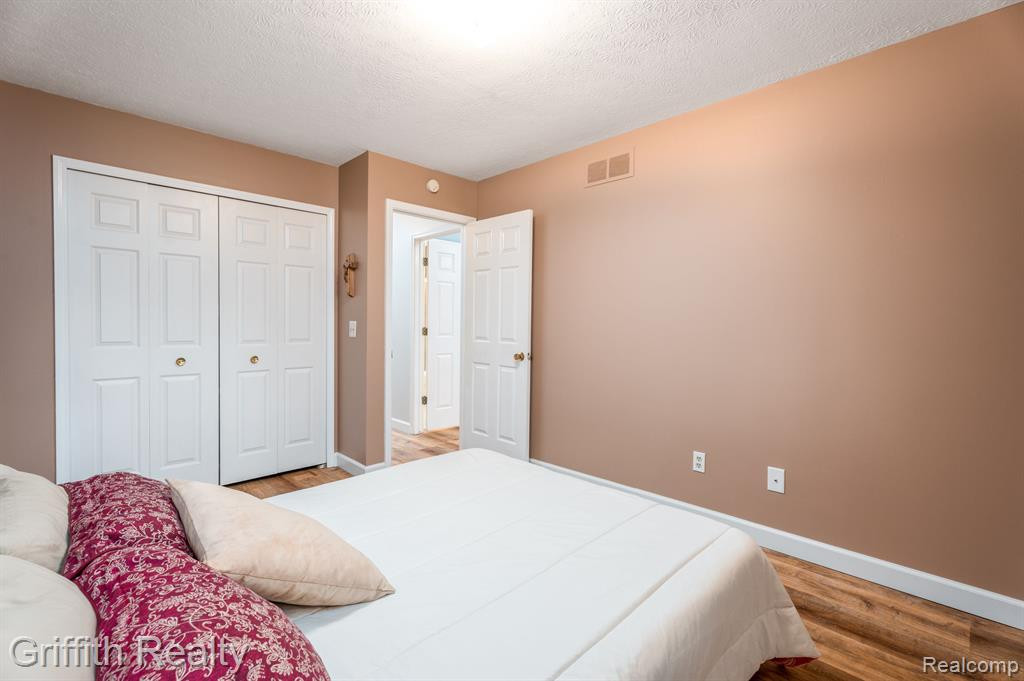 475 GLENWAY Street, Brighton, MI 48116 — Photo 15