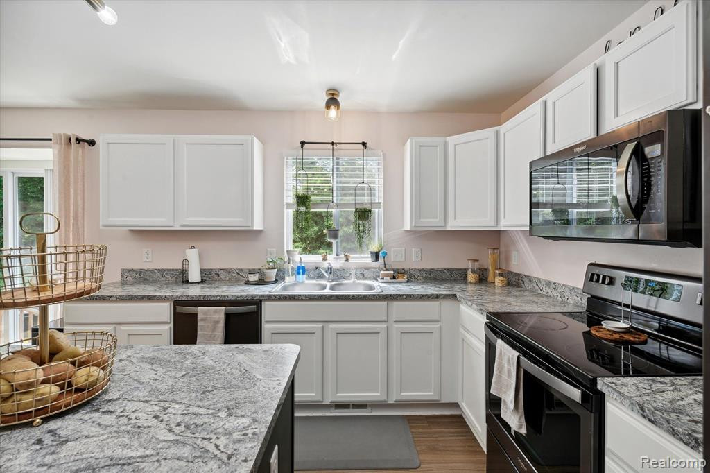 37644 N DIANNE Lane, New Boston, MI 48164 — Photo 22