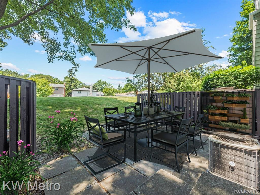 1985 Seabright Court, Royal Oak, MI 48073 — Photo 5