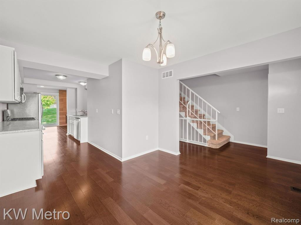 1985 Seabright Court, Royal Oak, MI 48073 — Photo 8