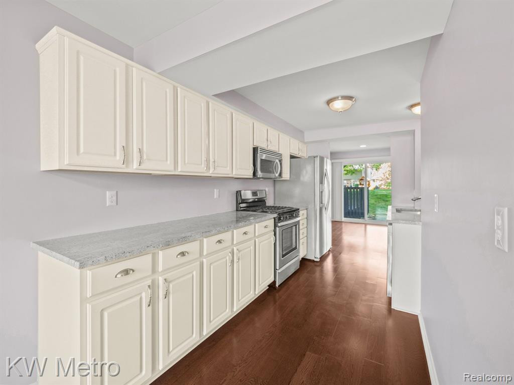 1985 Seabright Court, Royal Oak, MI 48073 — Photo 12