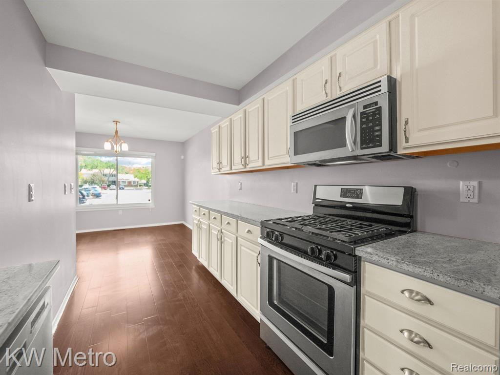 1985 Seabright Court, Royal Oak, MI 48073 — Photo 13