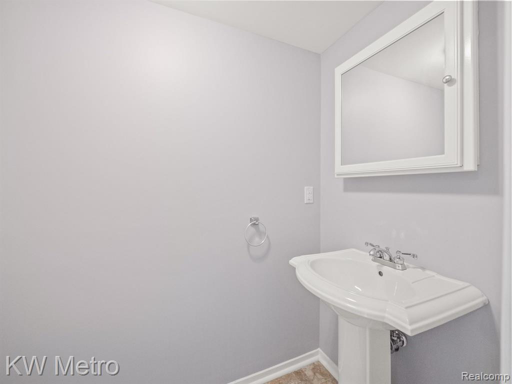 1985 Seabright Court, Royal Oak, MI 48073 — Photo 20