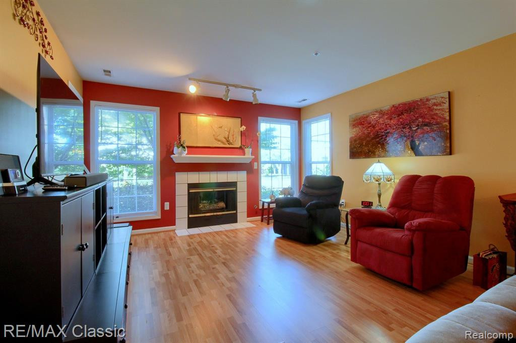 28322 CARLTON WAY Drive, Novi, MI 48377 — Photo 3