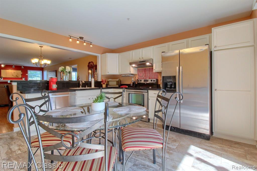 28322 CARLTON WAY Drive, Novi, MI 48377 — Photo 6
