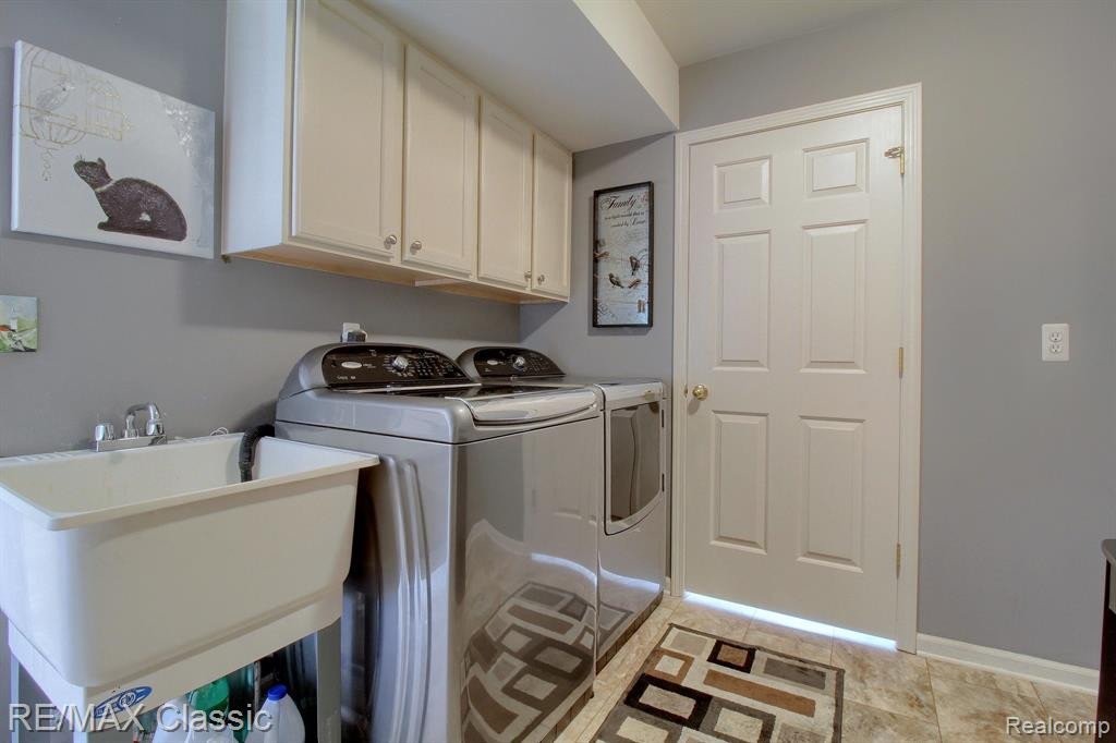 28322 CARLTON WAY Drive, Novi, MI 48377 — Photo 10