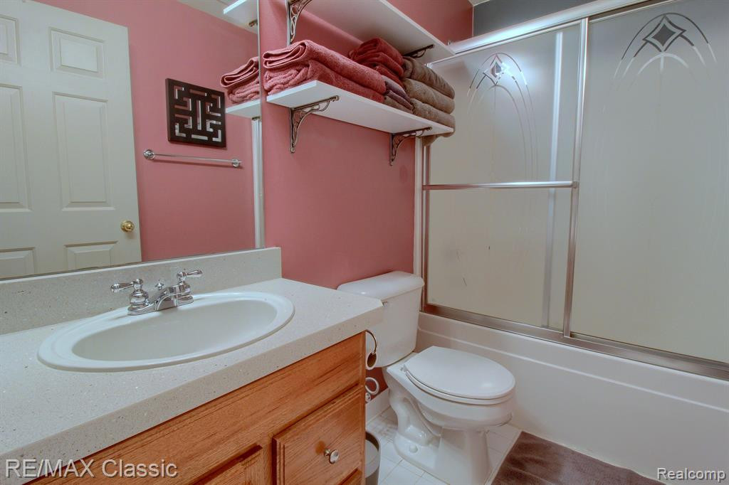 28322 CARLTON WAY Drive, Novi, MI 48377 — Photo 18