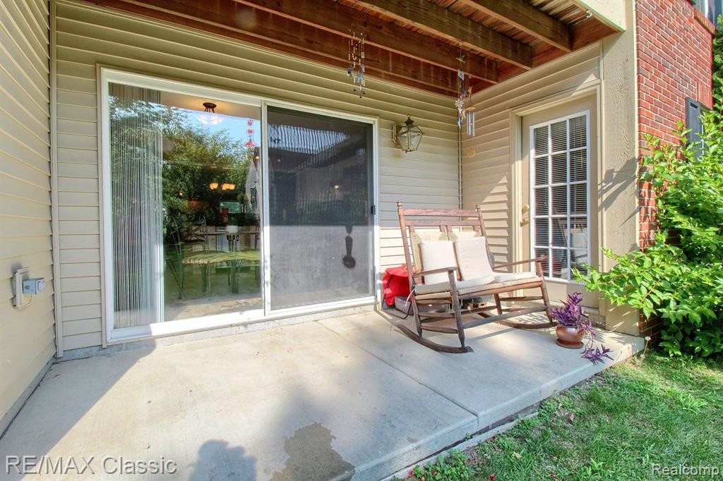 28322 CARLTON WAY Drive, Novi, MI 48377 — Photo 20
