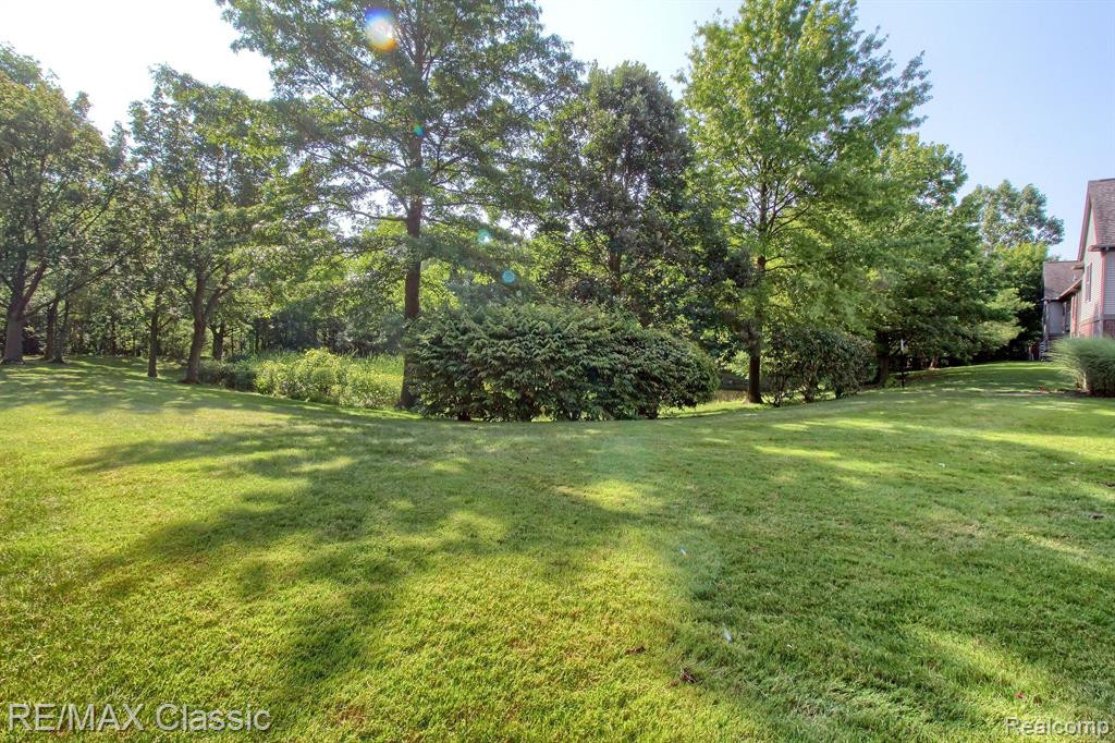 28322 CARLTON WAY Drive, Novi, MI 48377 — Photo 21
