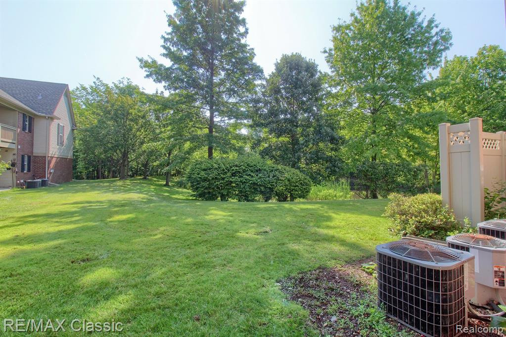 28322 CARLTON WAY Drive, Novi, MI 48377 — Photo 22