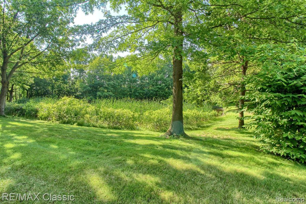 28322 CARLTON WAY Drive, Novi, MI 48377 — Photo 23