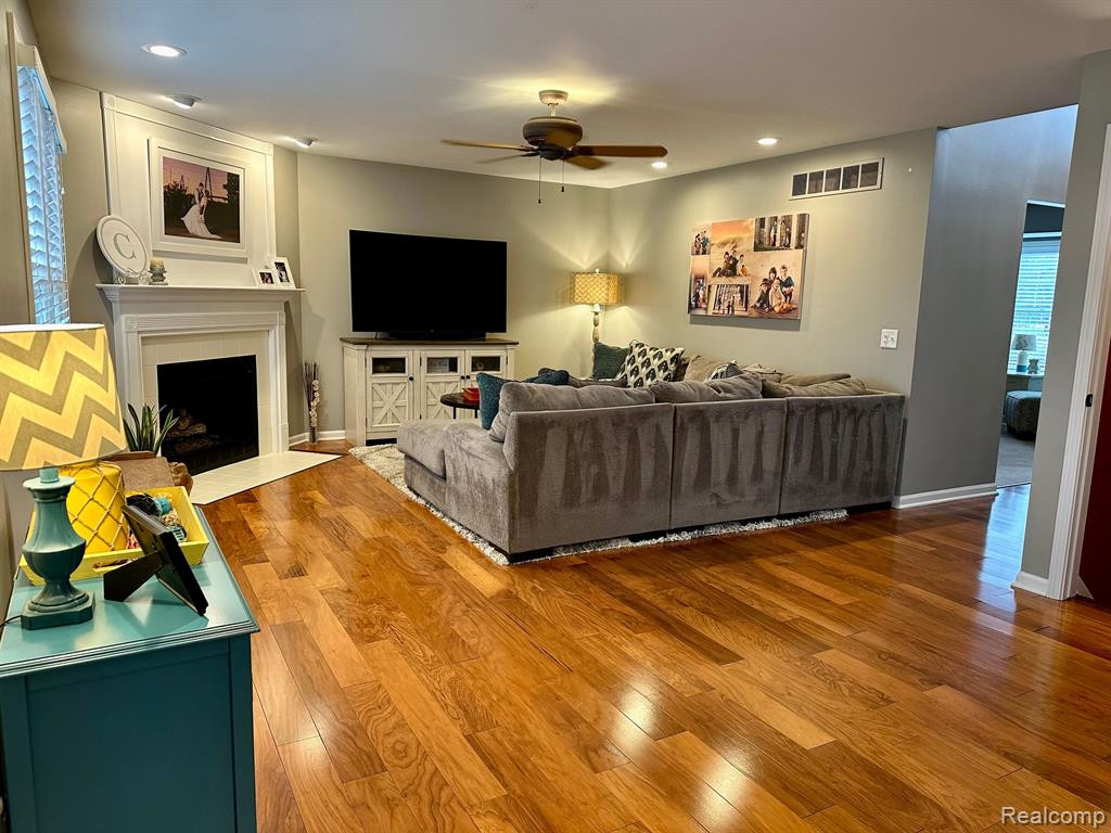 260 BLOSSOM Drive, Canton, MI 48188 — Photo 9
