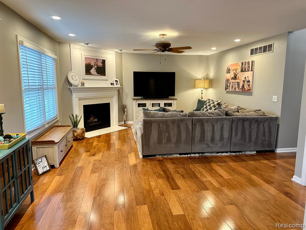 260 BLOSSOM Drive, Canton, MI 48188 — Photo 10