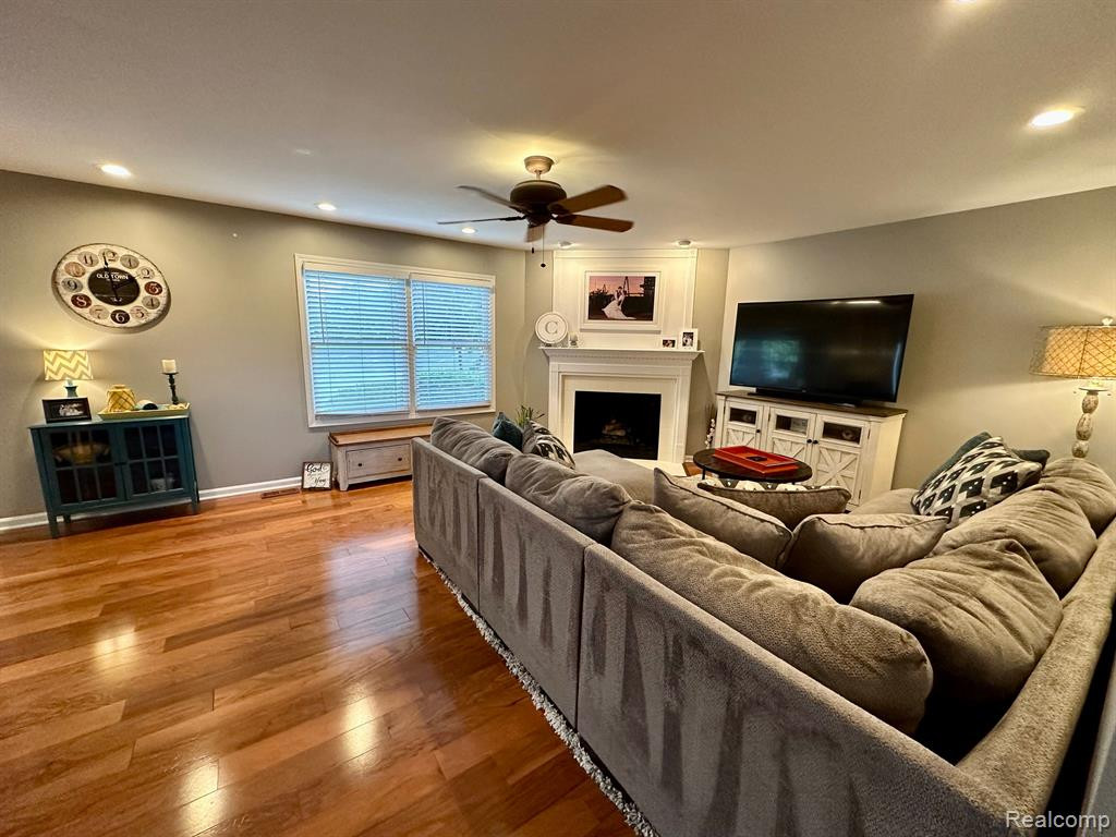 260 BLOSSOM Drive, Canton, MI 48188 — Photo 11
