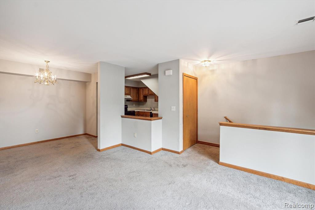 281 PINEWOOD Circle, Plymouth, MI 48170 — Photo 6
