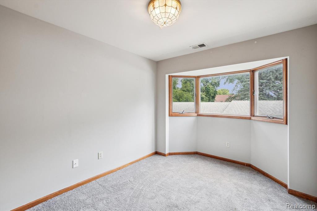 281 PINEWOOD Circle, Plymouth, MI 48170 — Photo 16