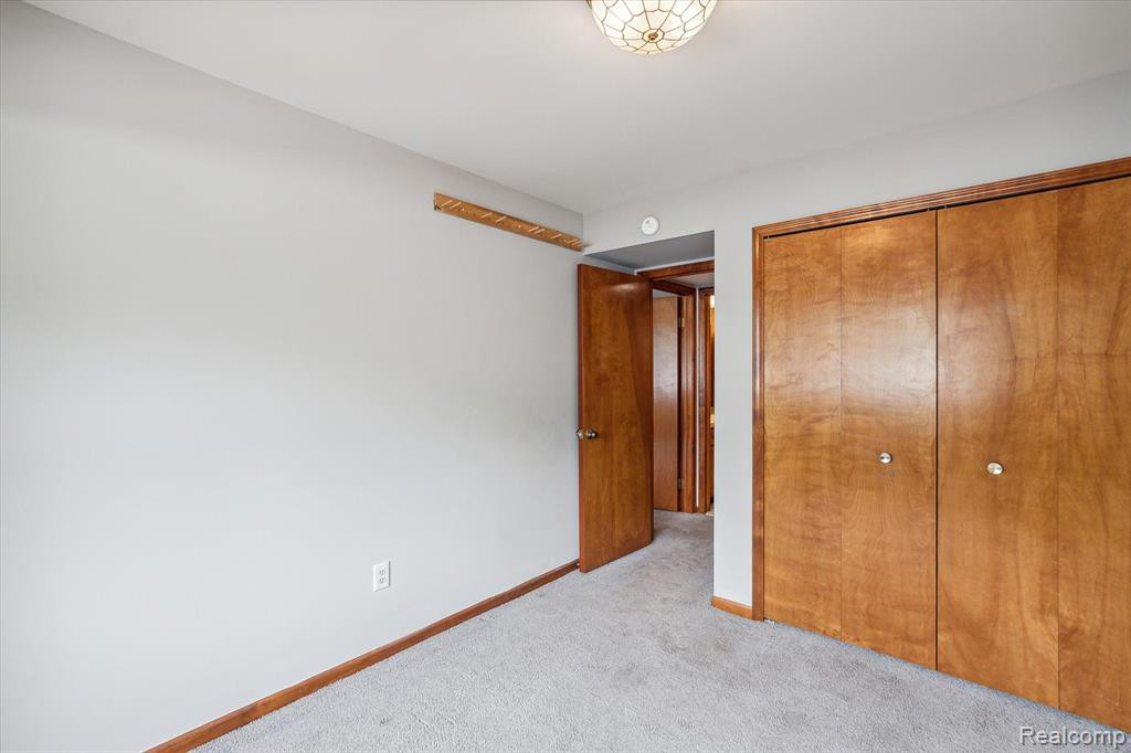 281 PINEWOOD Circle, Plymouth, MI 48170 — Photo 17