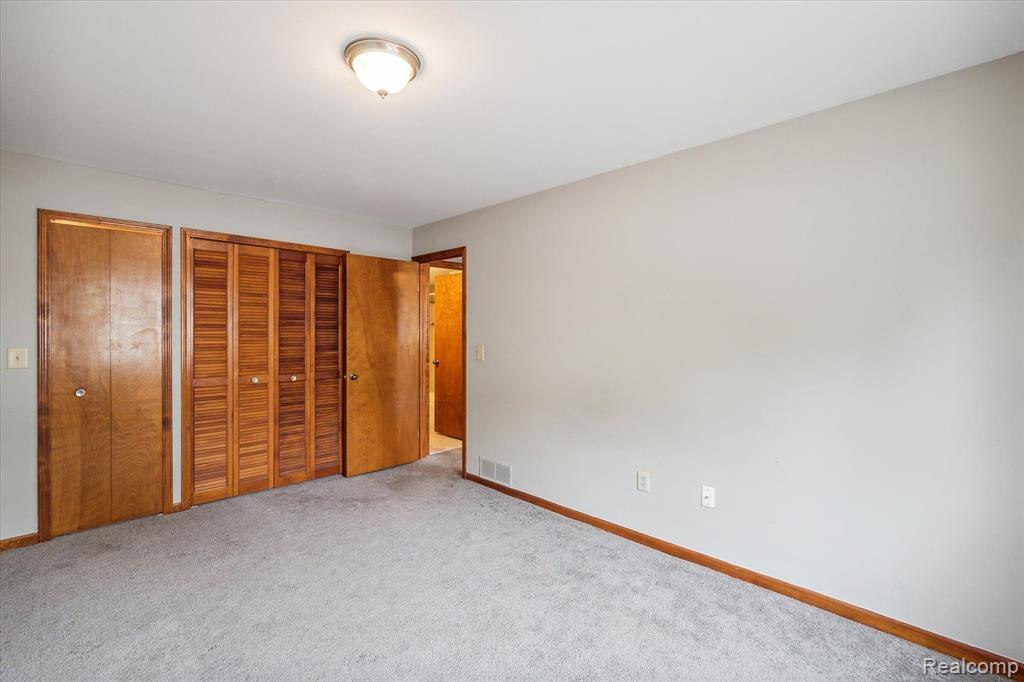 281 PINEWOOD Circle, Plymouth, MI 48170 — Photo 19