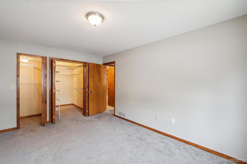 281 PINEWOOD Circle, Plymouth, MI 48170 — Photo 23