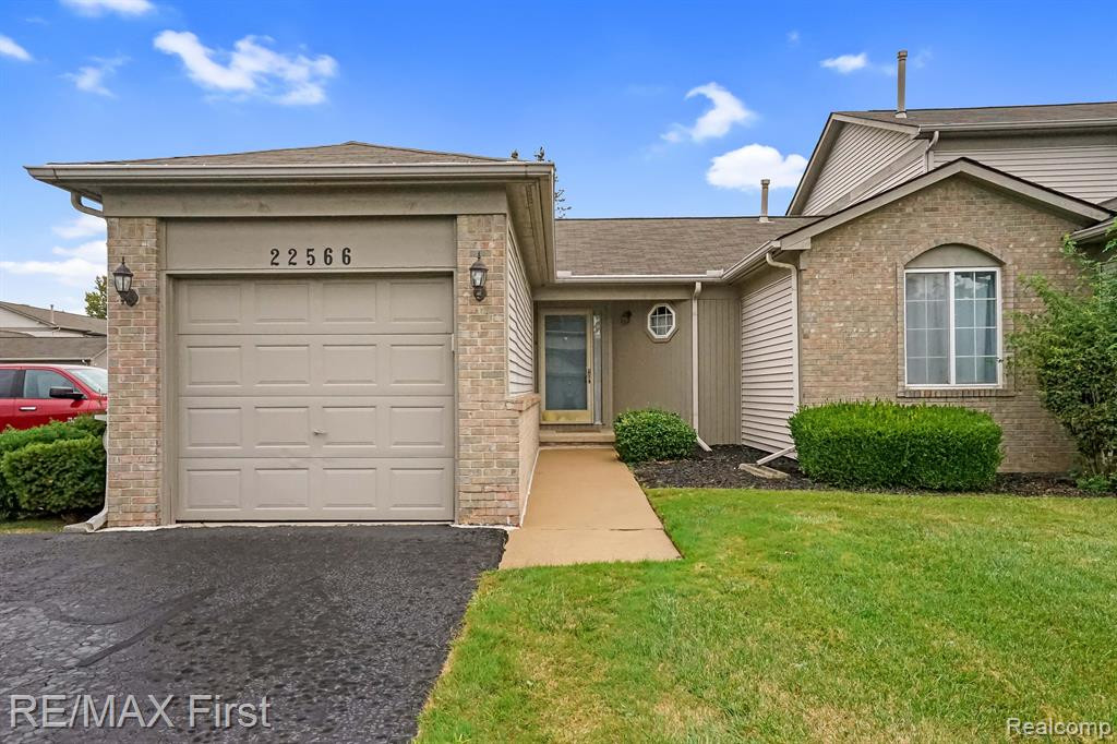 22566 SILVER CREEK Drive, Woodhaven, MI 48183 — Photo 2