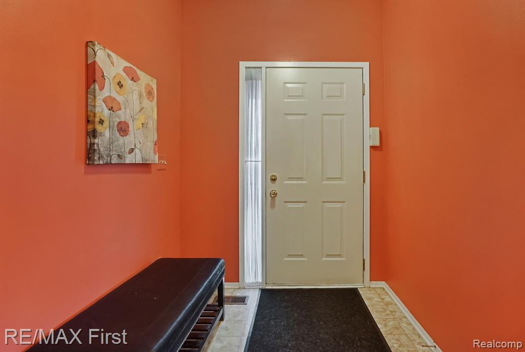 22566 SILVER CREEK Drive, Woodhaven, MI 48183 — Photo 3