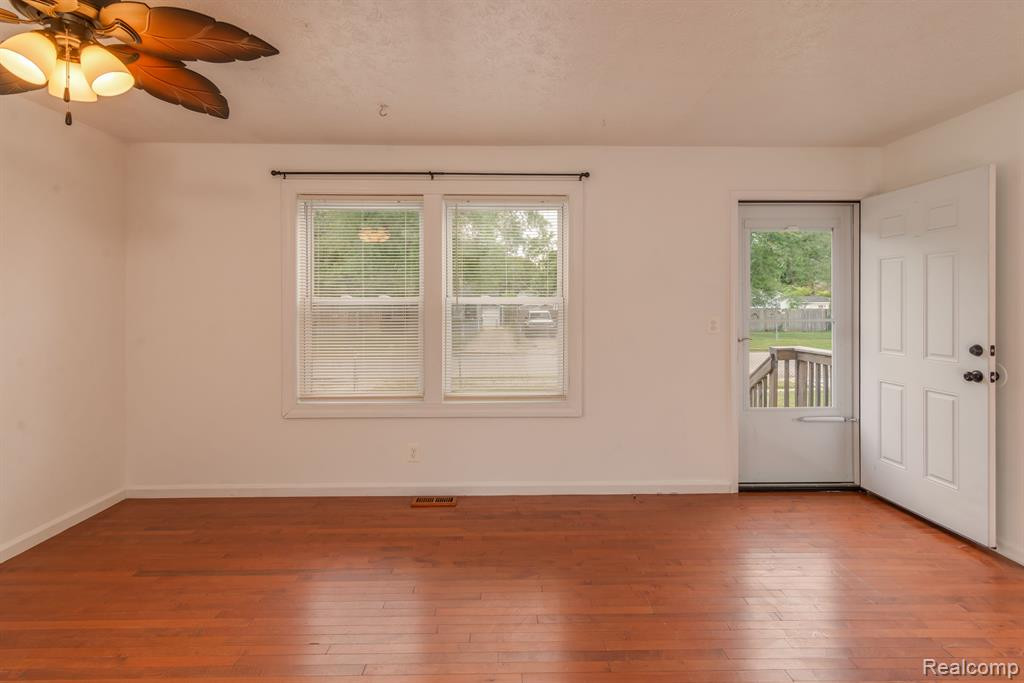 291 DAKOTA Street, Ypsilanti, MI 48198 — Photo 3