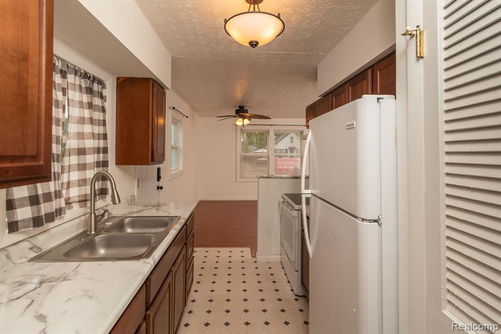 291 DAKOTA Street, Ypsilanti, MI 48198 — Photo 8
