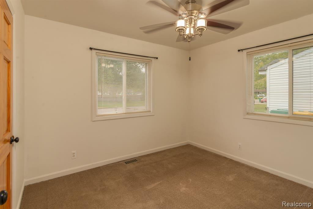 291 DAKOTA Street, Ypsilanti, MI 48198 — Photo 11
