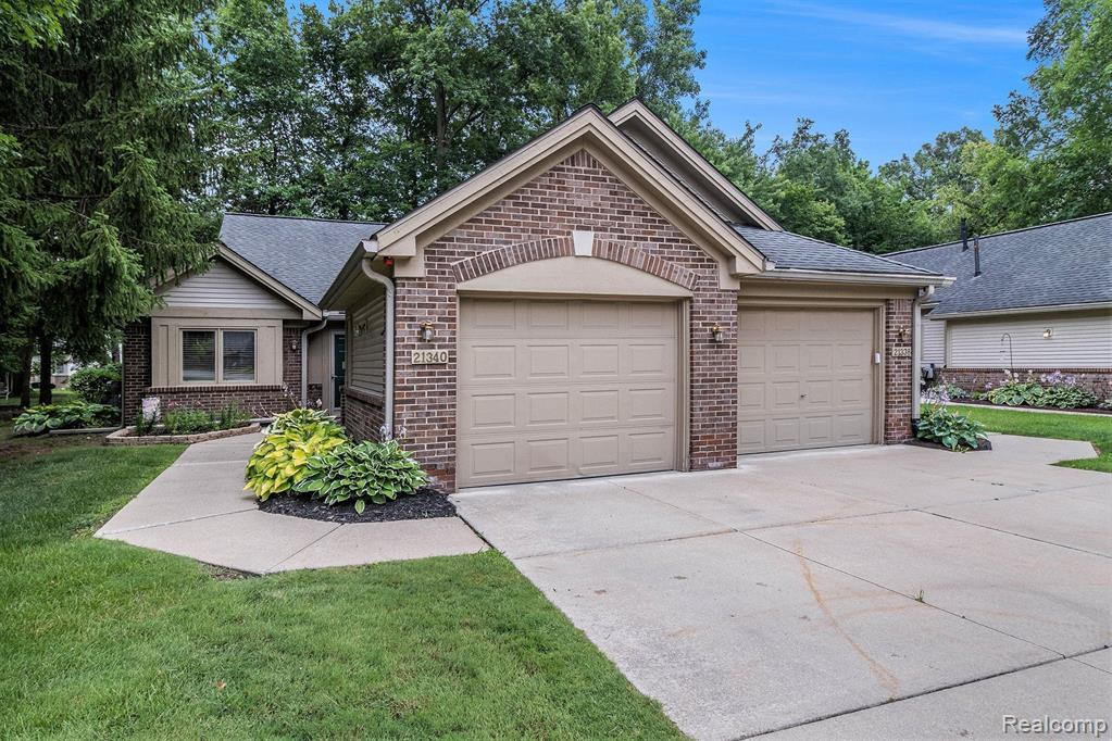 21340 MULBERRY Court, Farmington Hills, MI 48336 — front exterior