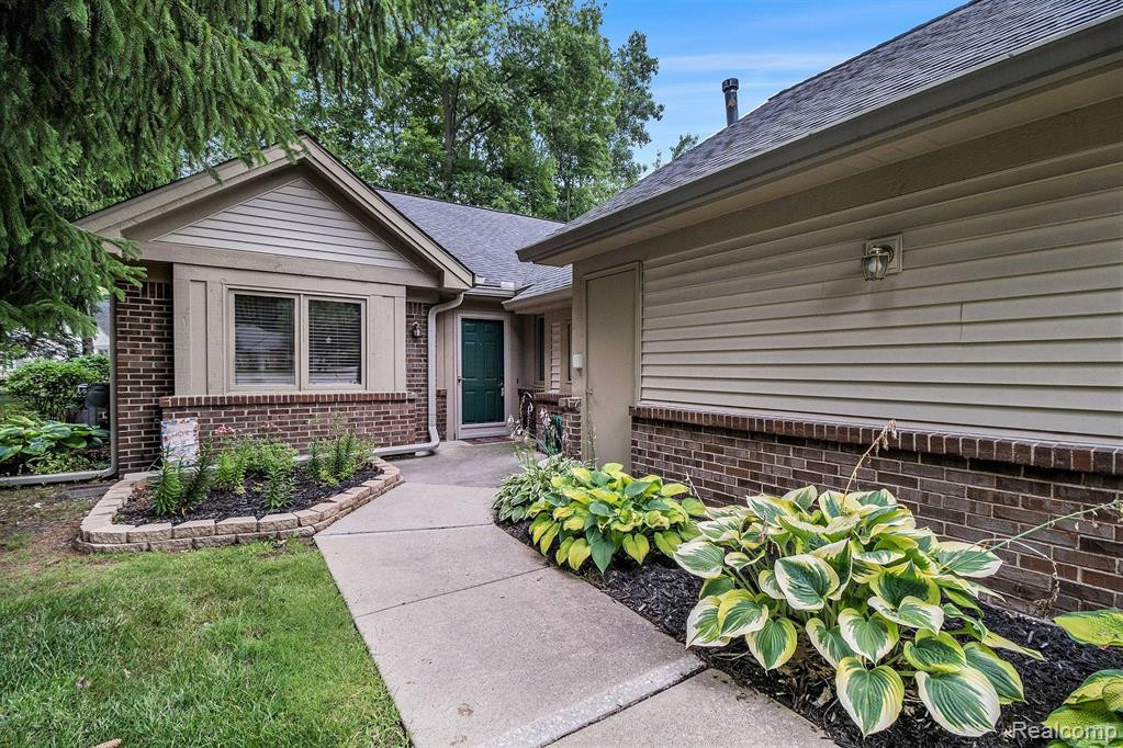 21340 MULBERRY Court, Farmington Hills, MI 48336 — Photo 3
