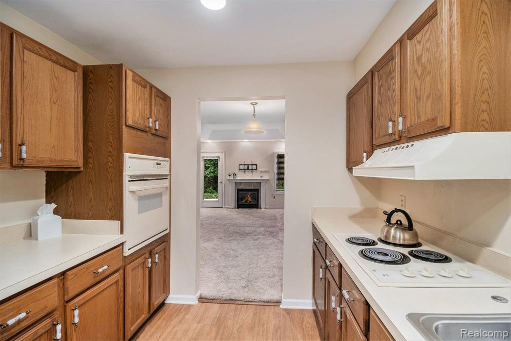 21340 MULBERRY Court, Farmington Hills, MI 48336 — Photo 11