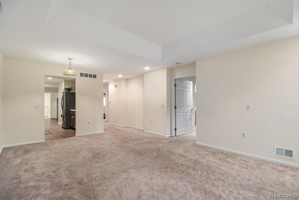 21340 MULBERRY Court, Farmington Hills, MI 48336 — Photo 16