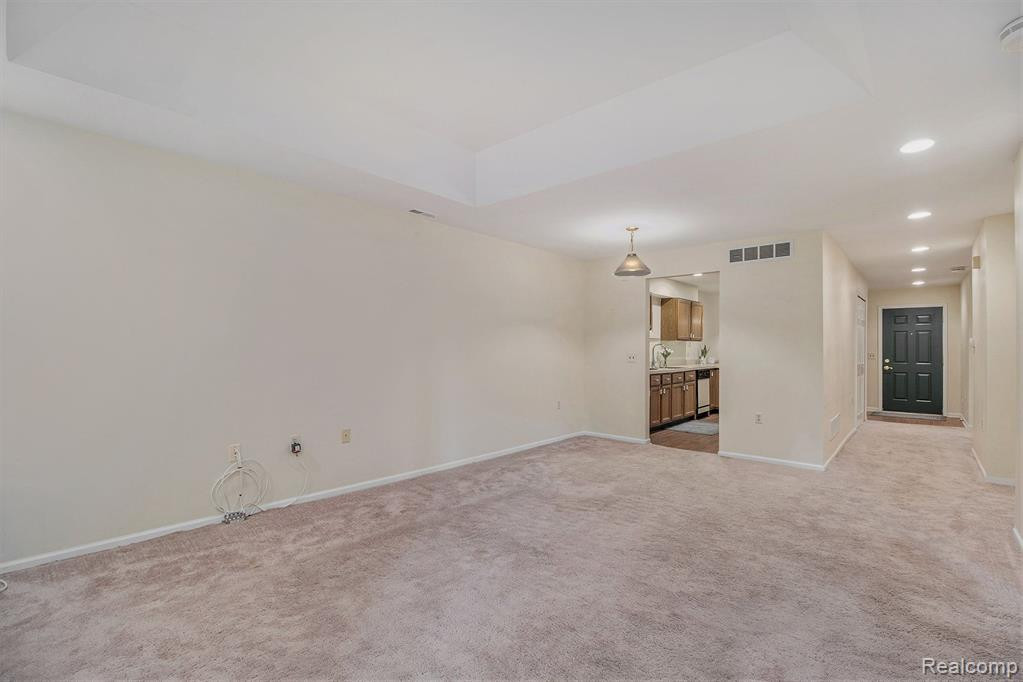 21340 MULBERRY Court, Farmington Hills, MI 48336 — Photo 17