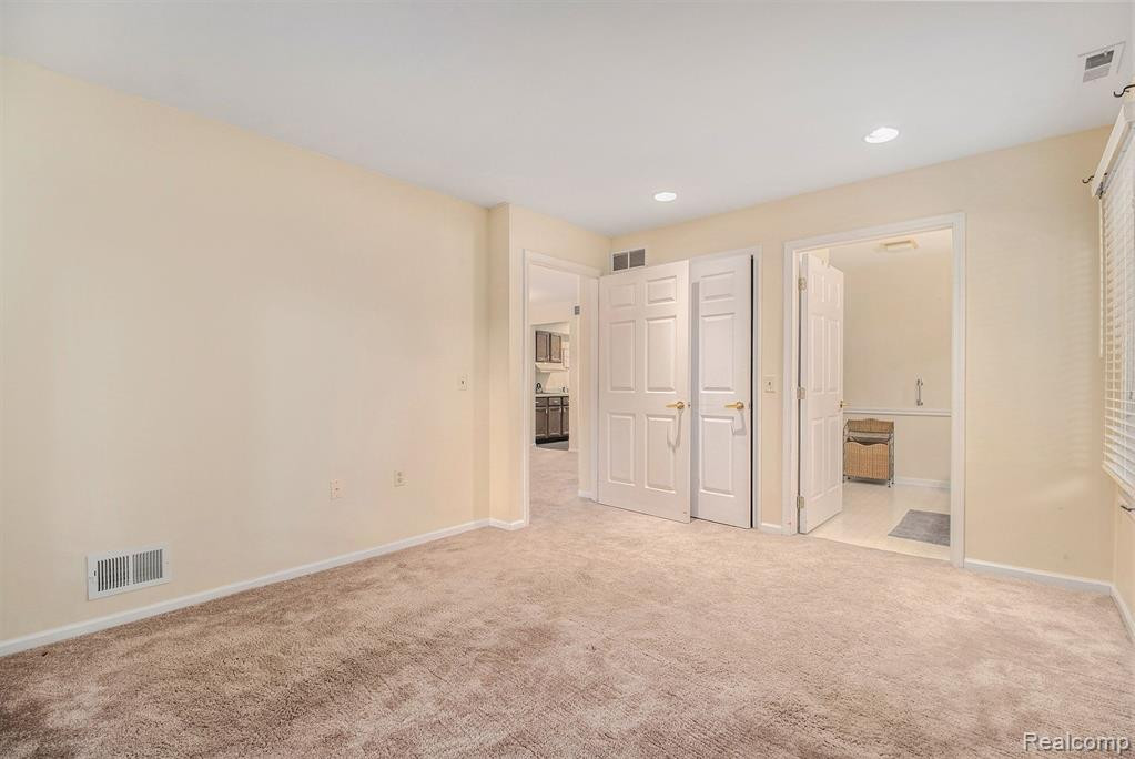 21340 MULBERRY Court, Farmington Hills, MI 48336 — Photo 19