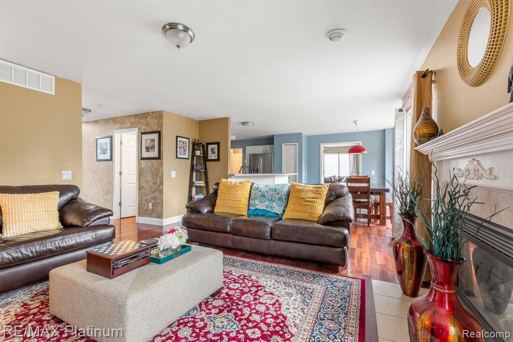 9562 ENDICOTT Lane, Ypsilanti, MI 48197 — Photo 9