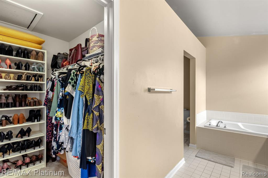 9562 ENDICOTT Lane, Ypsilanti, MI 48197 — Photo 29