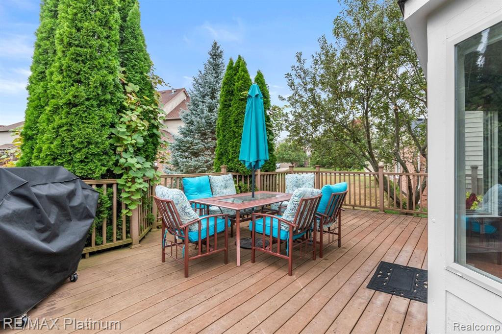 9562 ENDICOTT Lane, Ypsilanti, MI 48197 — Photo 32