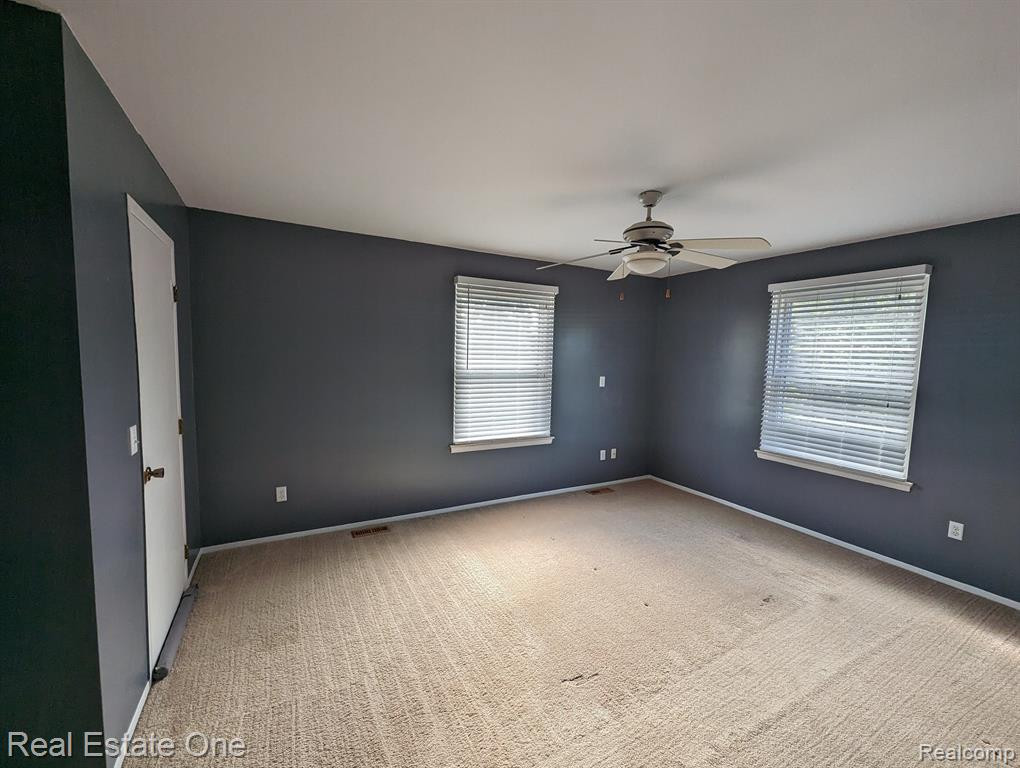 125 LAKE VILLAGE Drive, Walled Lake, MI 48390 — Photo 9