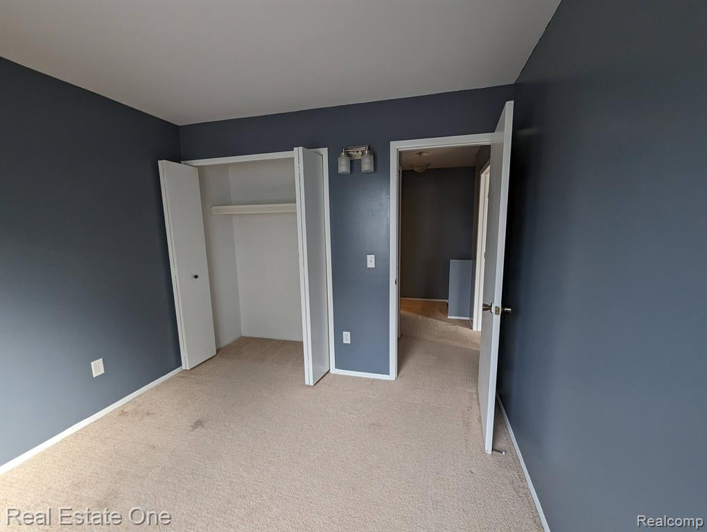 125 LAKE VILLAGE Drive, Walled Lake, MI 48390 — Photo 11