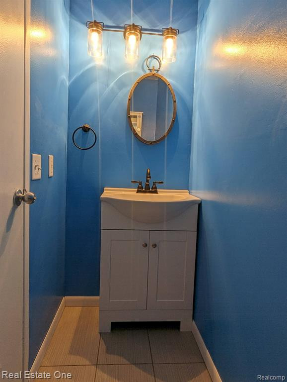 125 LAKE VILLAGE Drive, Walled Lake, MI 48390 — Photo 13