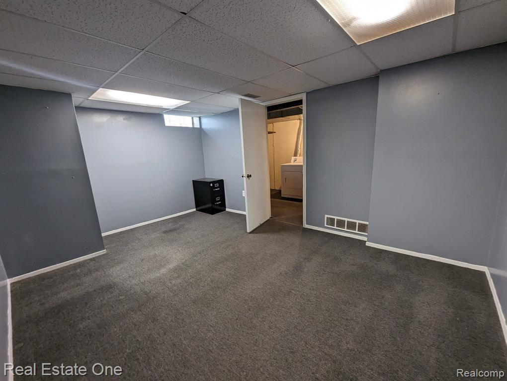 125 LAKE VILLAGE Drive, Walled Lake, MI 48390 — Photo 14