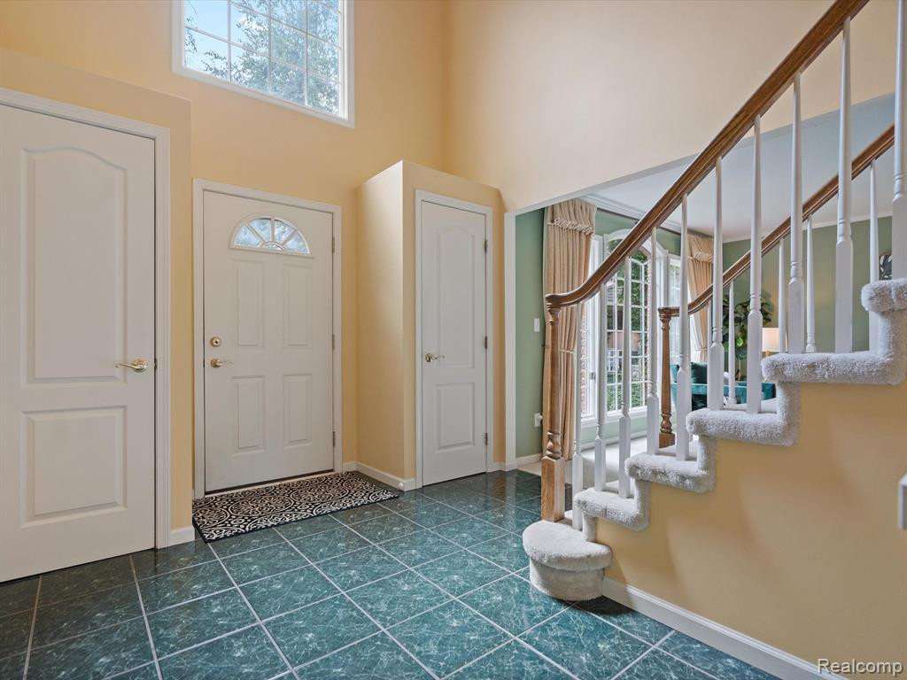 5401 LOHR LAKE Drive, Ann Arbor, MI 48108 — Photo 7