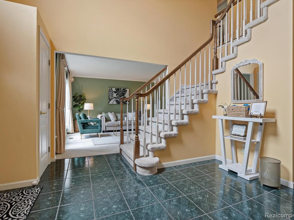5401 LOHR LAKE Drive, Ann Arbor, MI 48108 — Photo 8