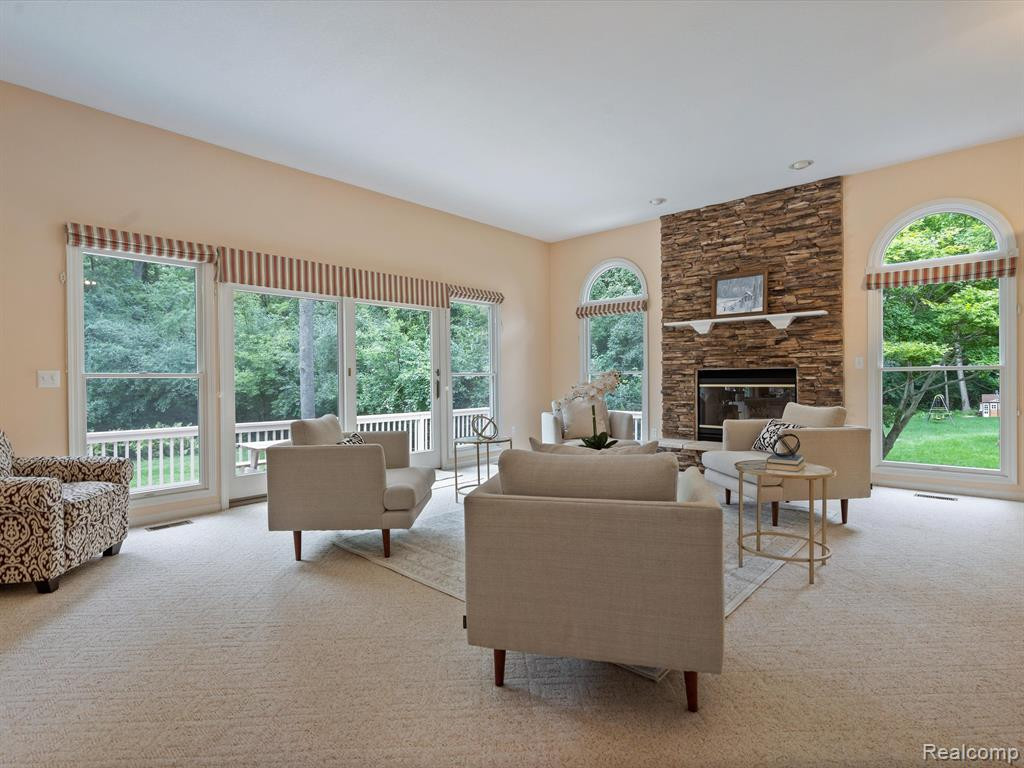 5401 LOHR LAKE Drive, Ann Arbor, MI 48108 — Photo 18